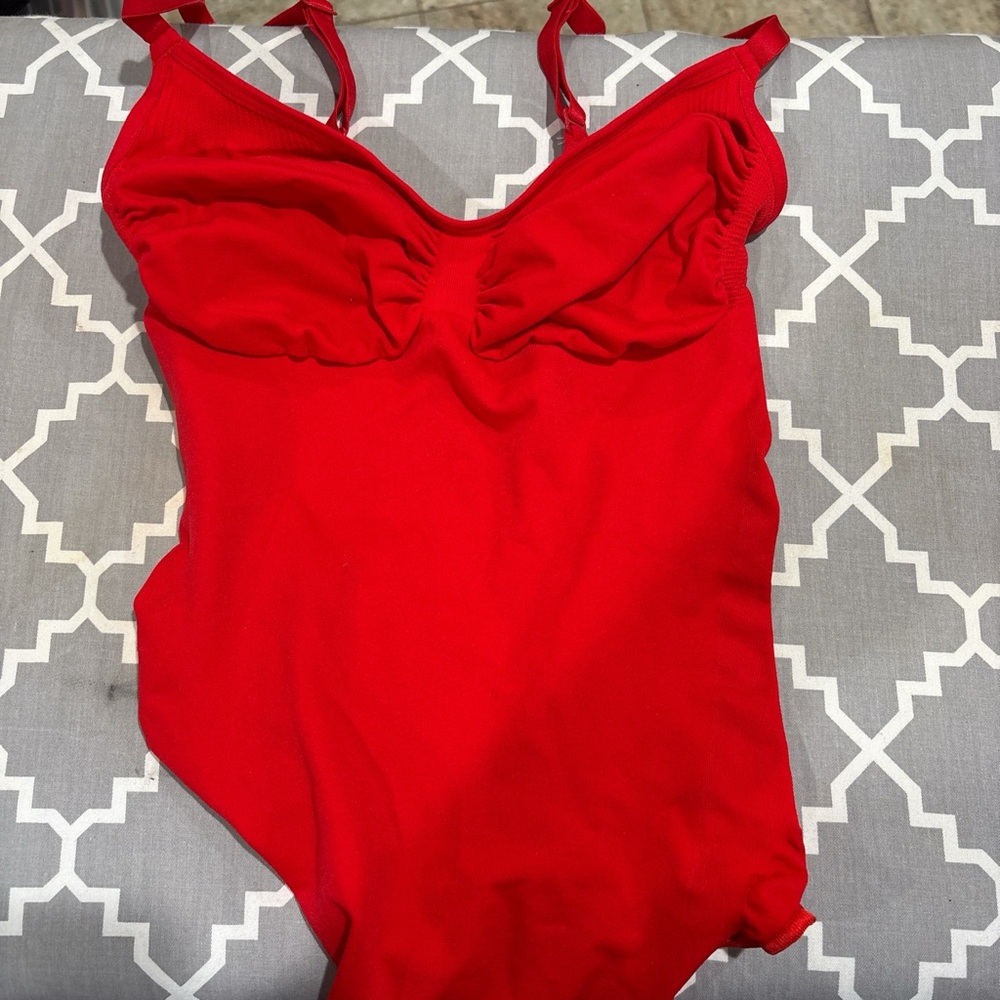 Skims bodysuit shapewear